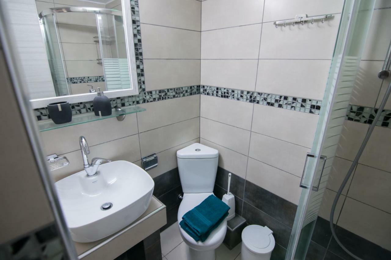 Avra Comfort Rooms Nea Poteidaia Ngoại thất bức ảnh
